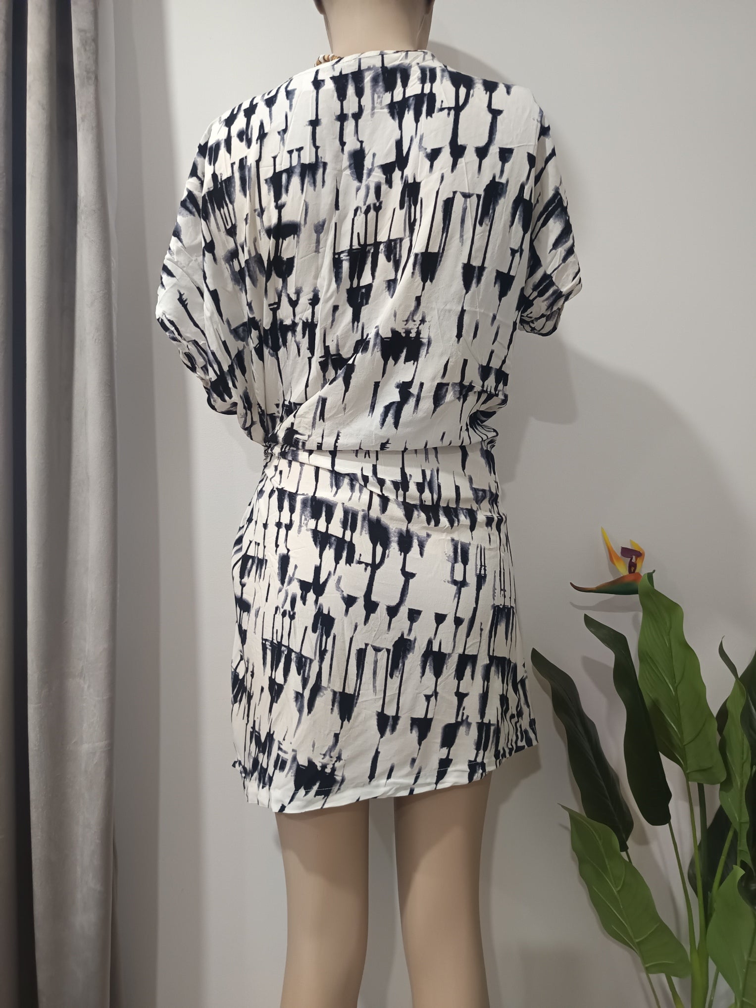 Rochie SABA grafică spate