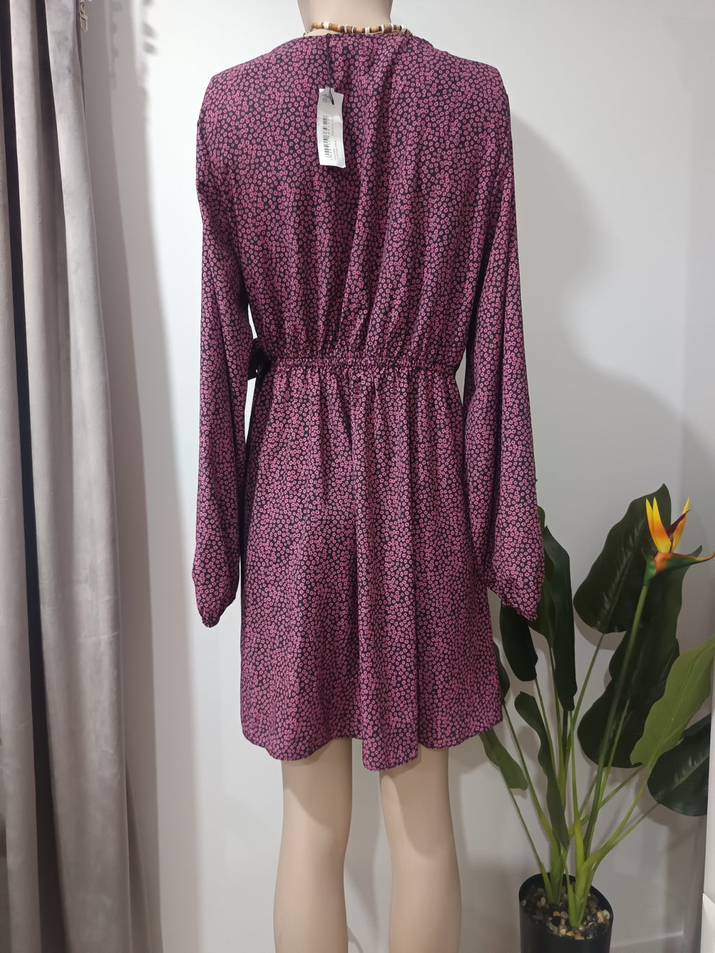Rochie wrap mov floral DP spate cu etichetă