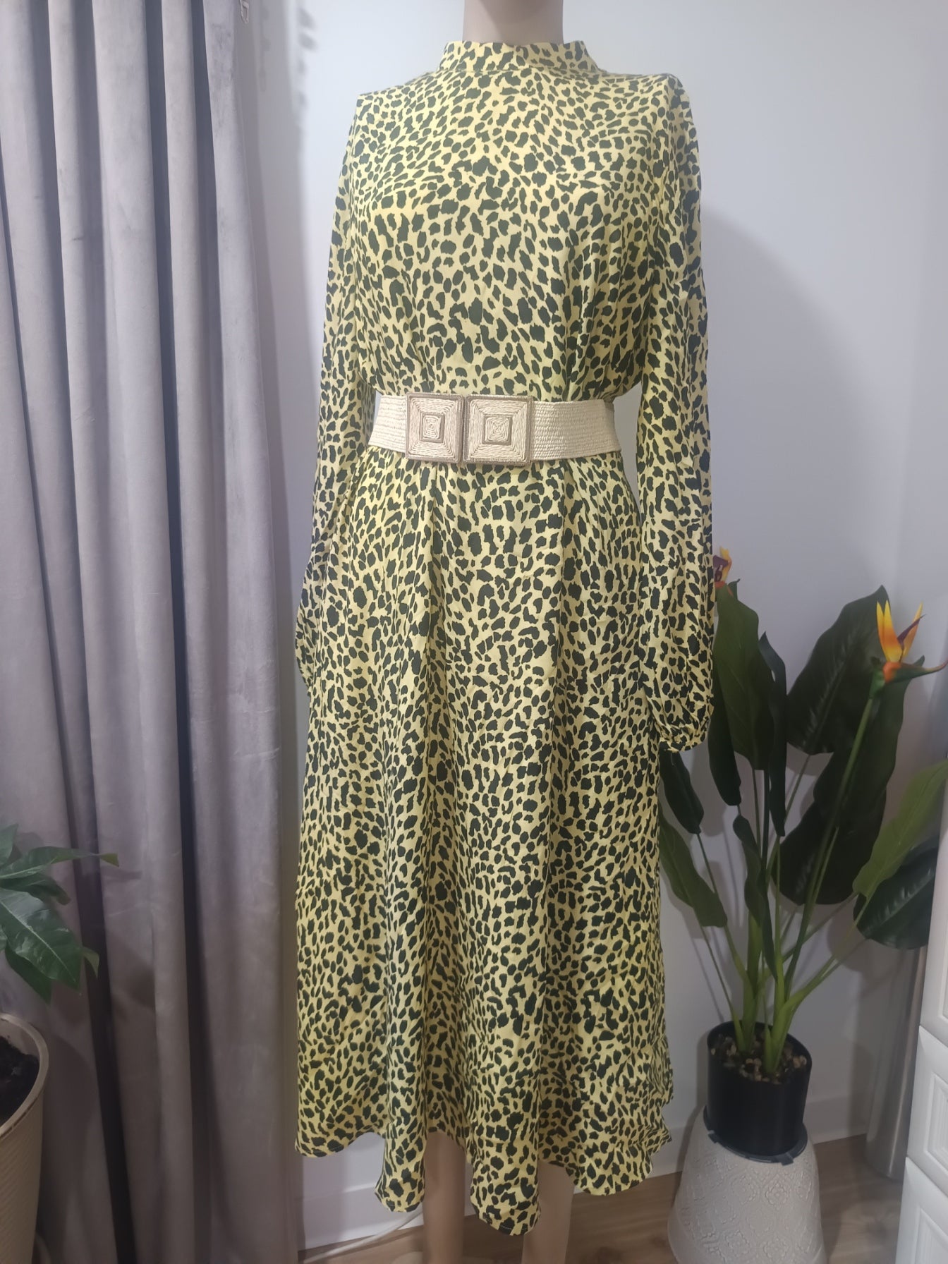 Rochie midi leopard lime Mint Velvet față