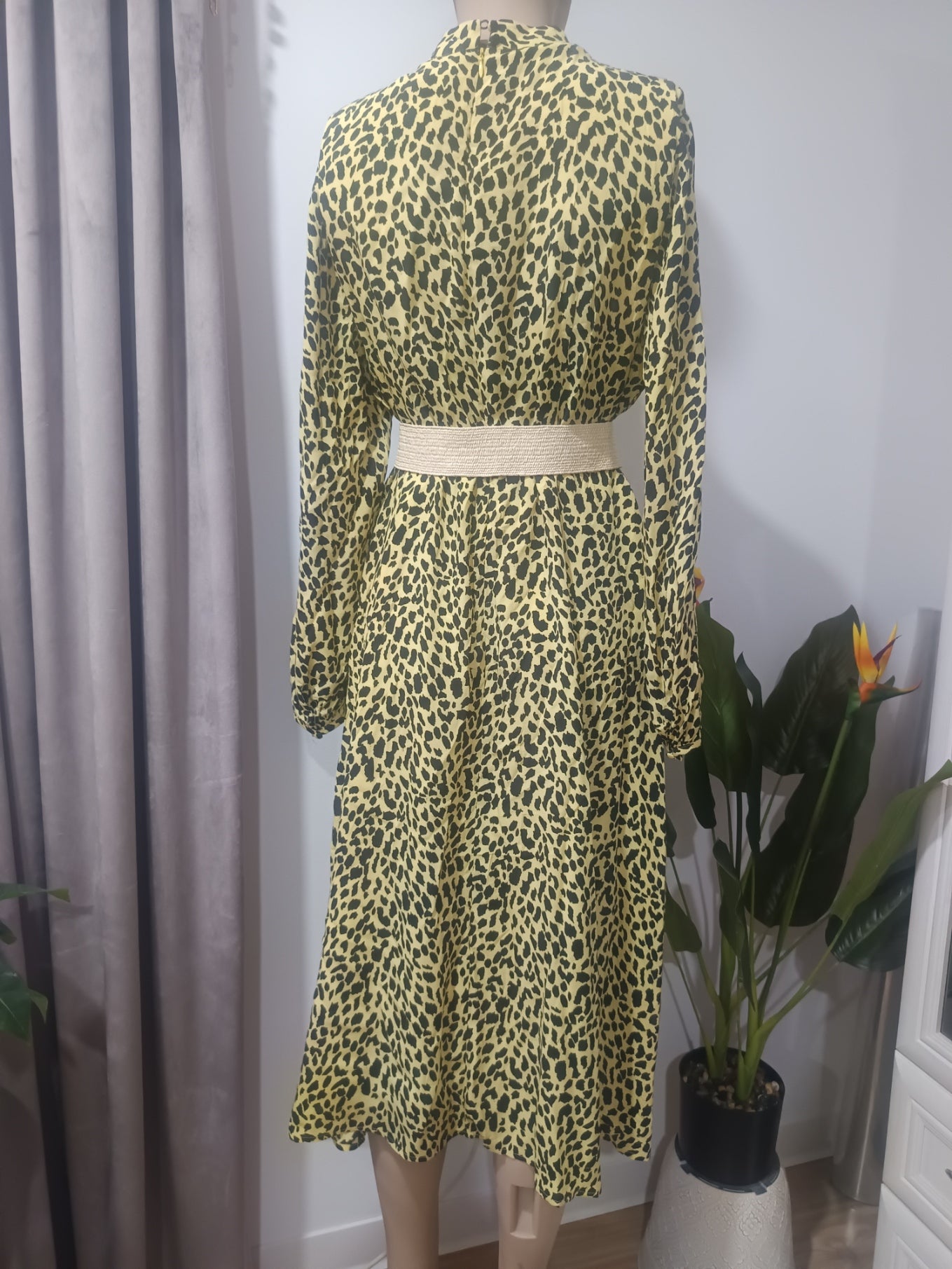 Rochie midi leopard lime Mint Velvet spate