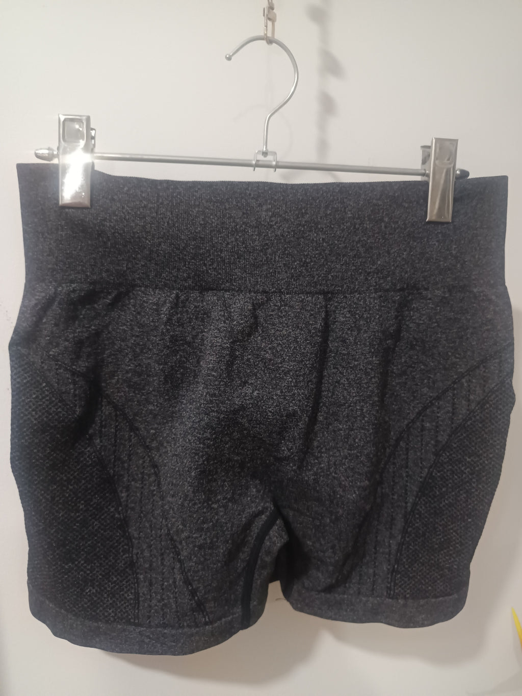 Shorts sport seamless gri antracit față