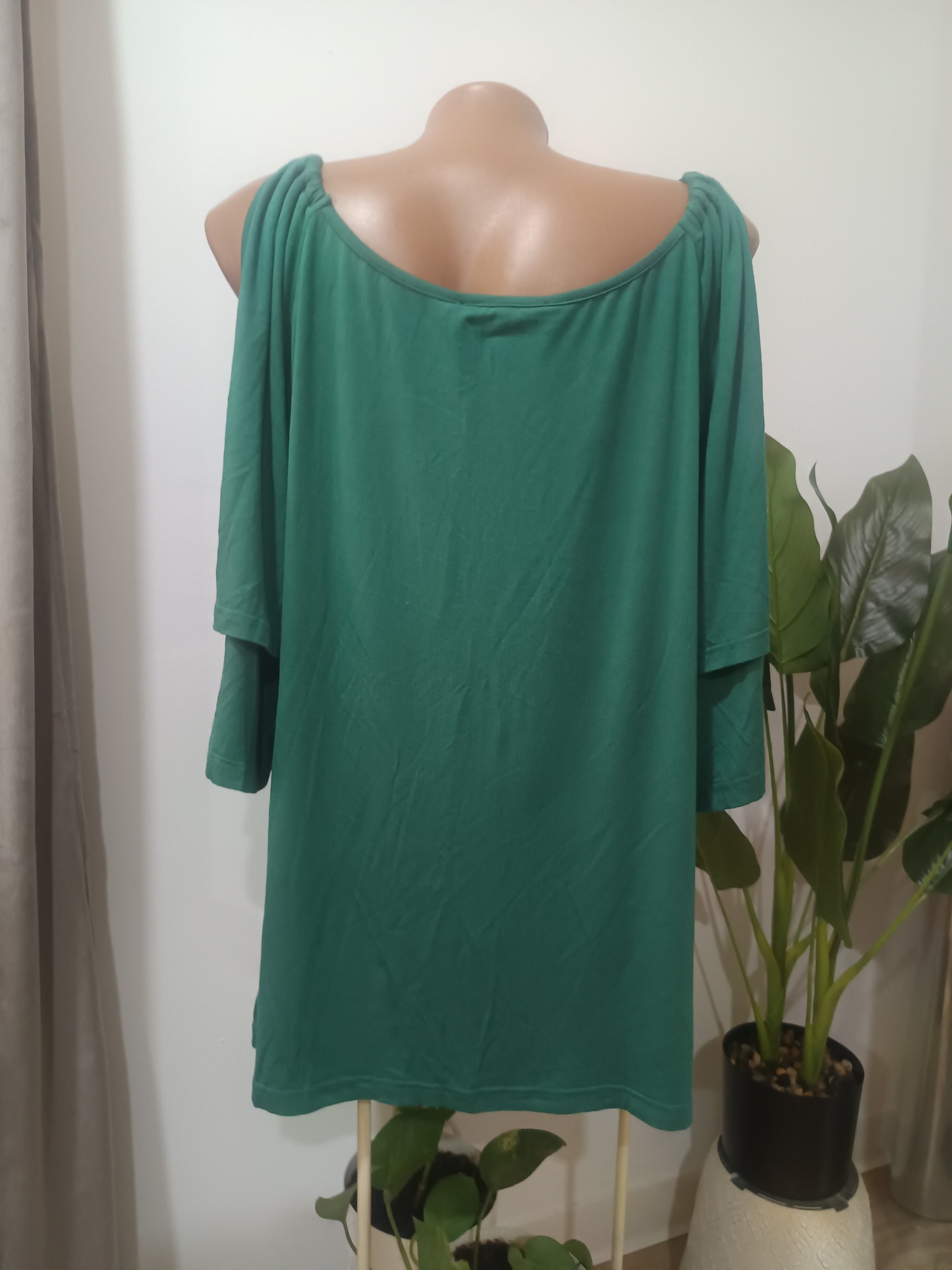 Top verde cold-shoulder Yonis spate
