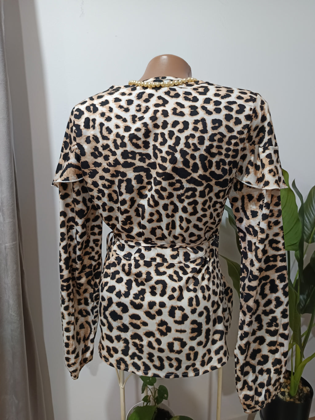 Bluză leopard petrecută volan Primark spate
