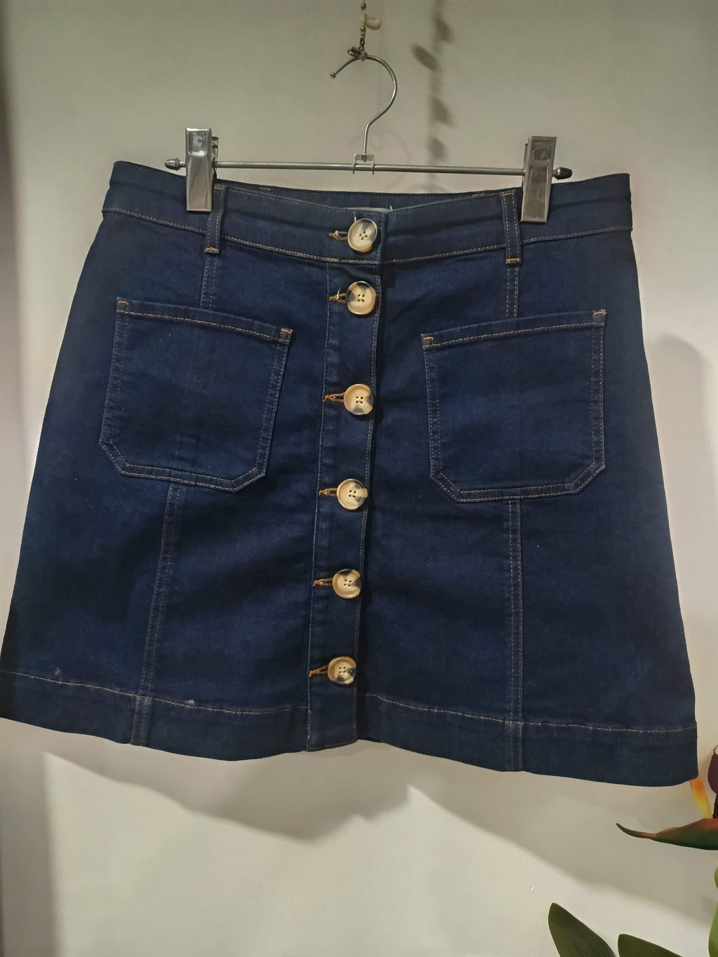 Fustă mini denim Oasis cu nasturi - față