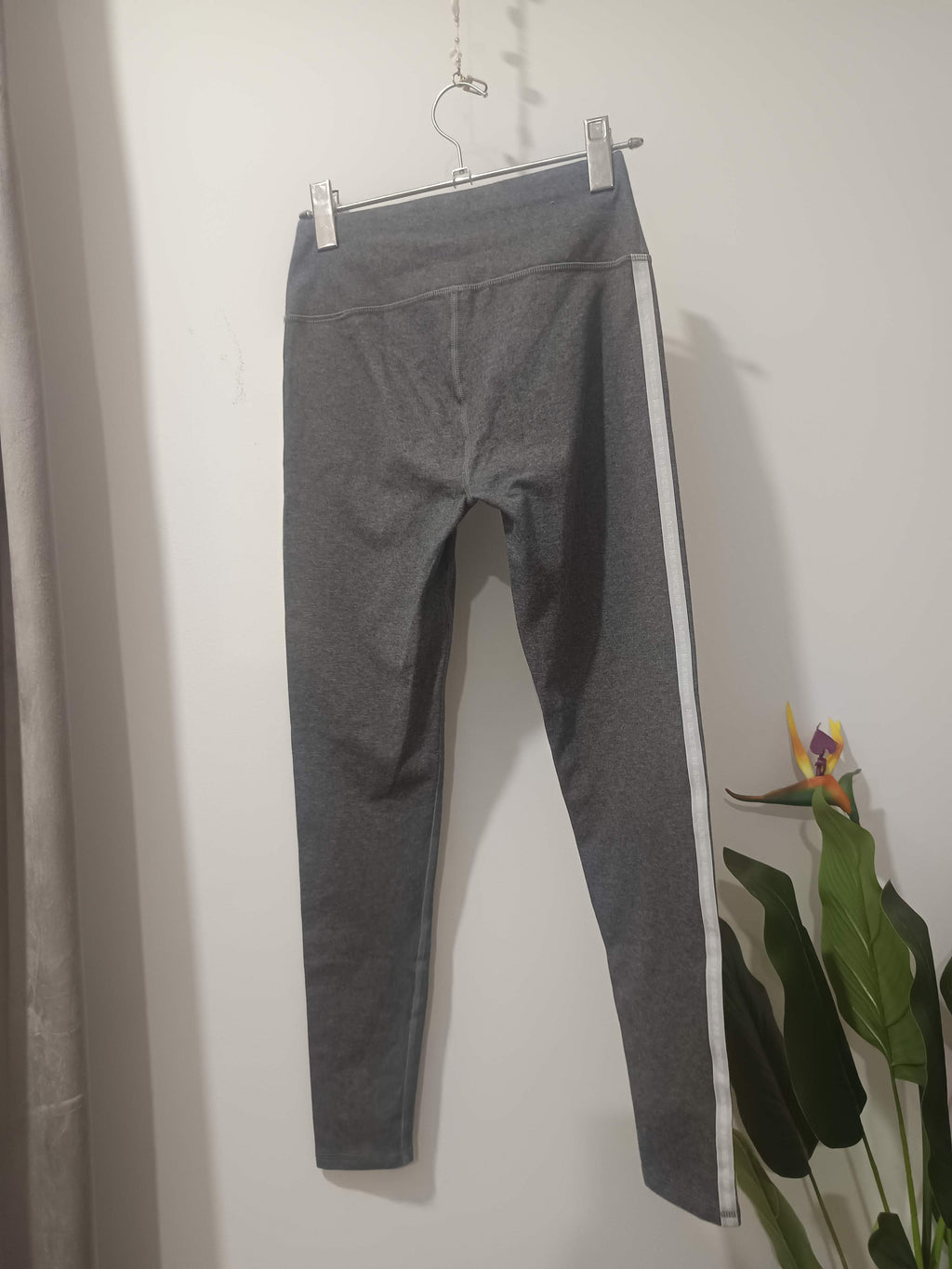 Colani sport gri Under Armour - spate