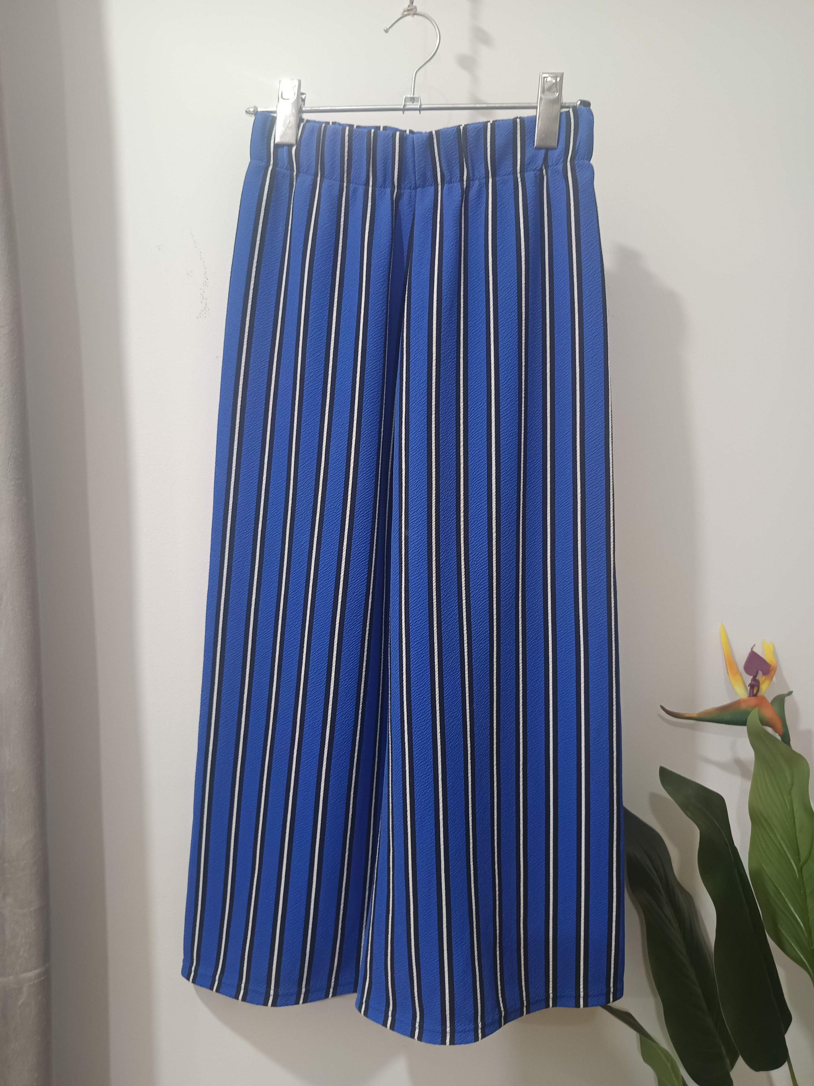 Pantaloni culottes albastru dungat Primark - față