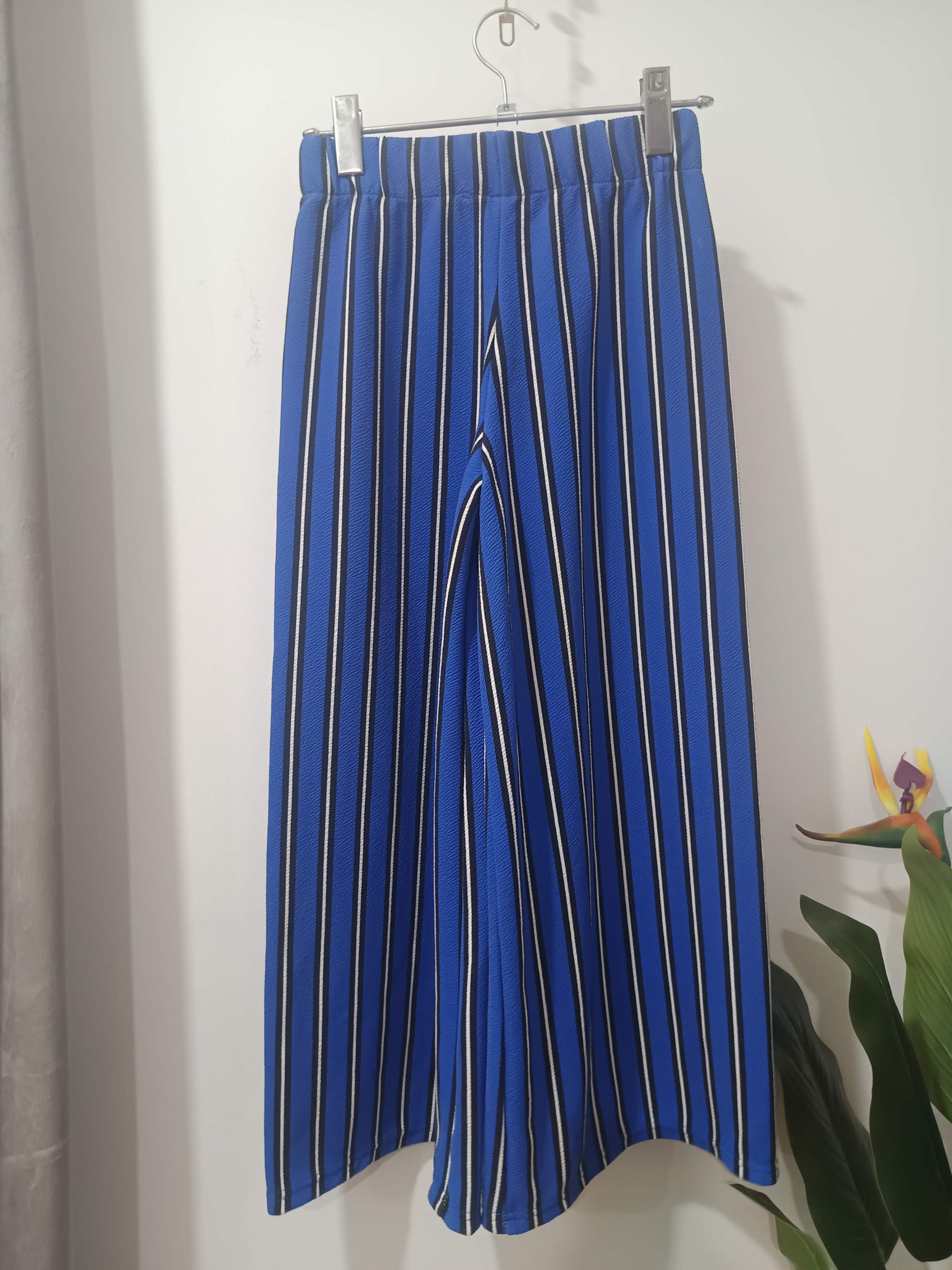 Pantaloni culottes albastru dungat Primark - spate