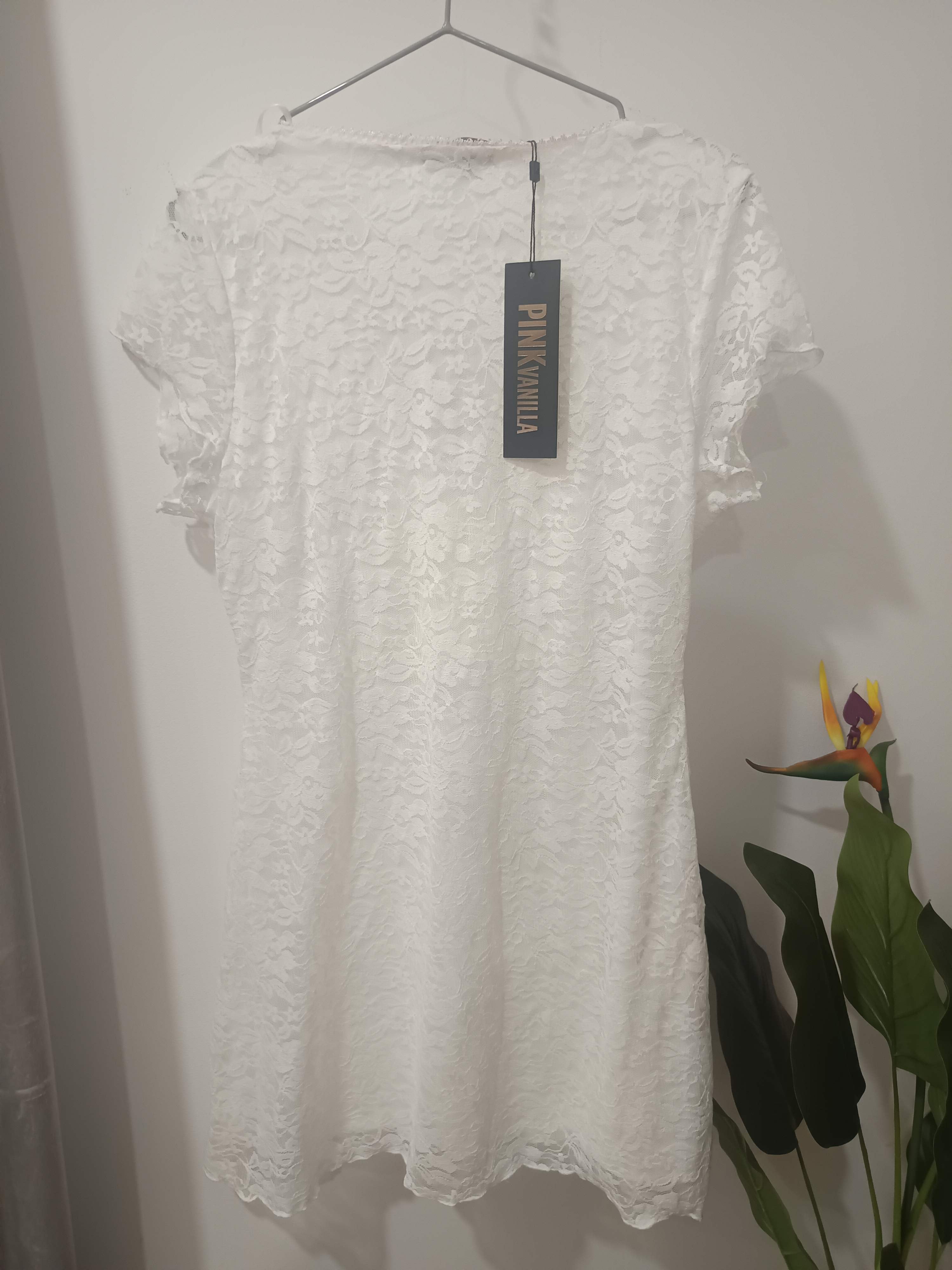 Rochie dantelă albă Pink Vanilla - spate
