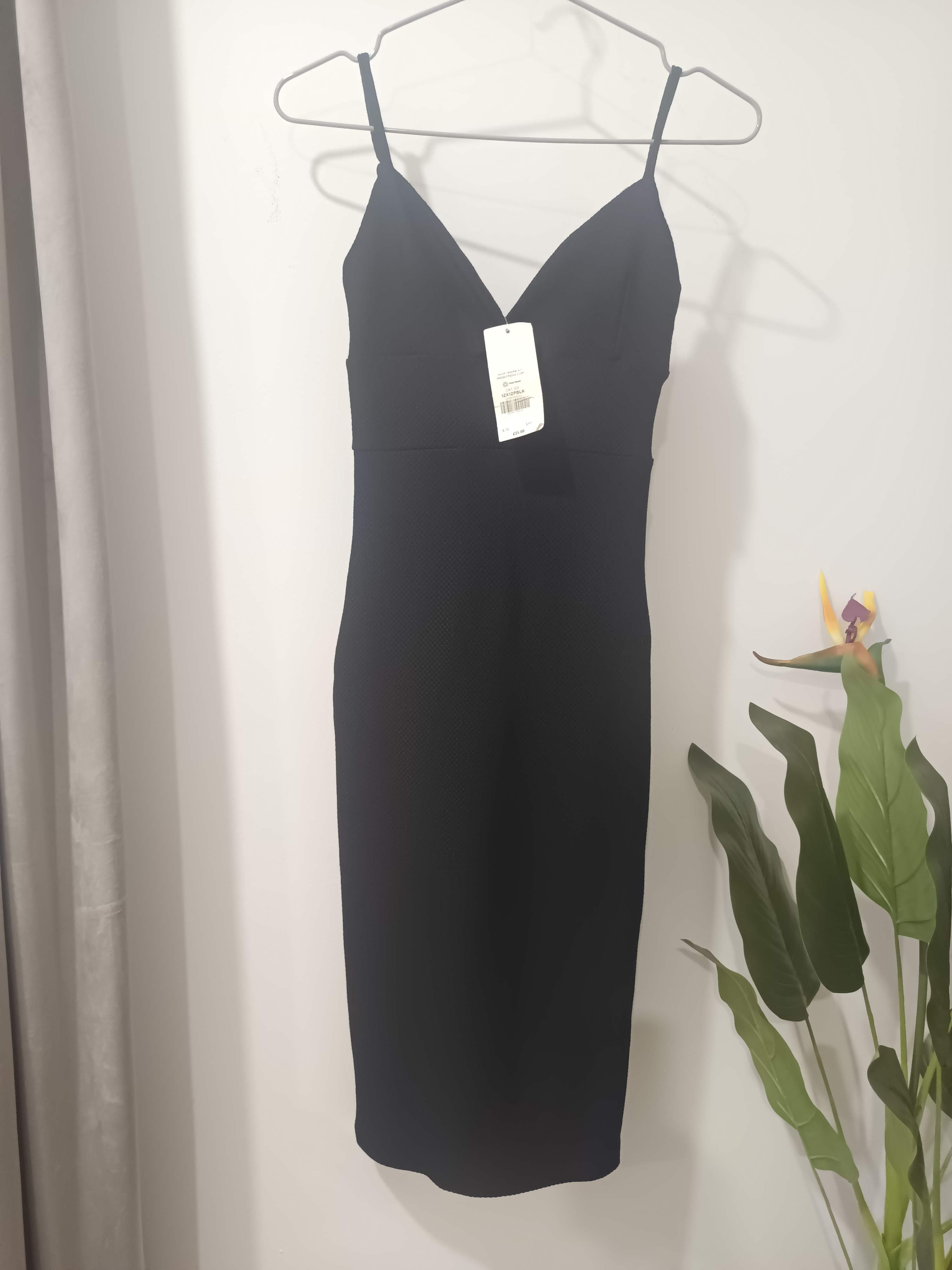 Rochie midi bodycon neagră Miss Selfridge - față