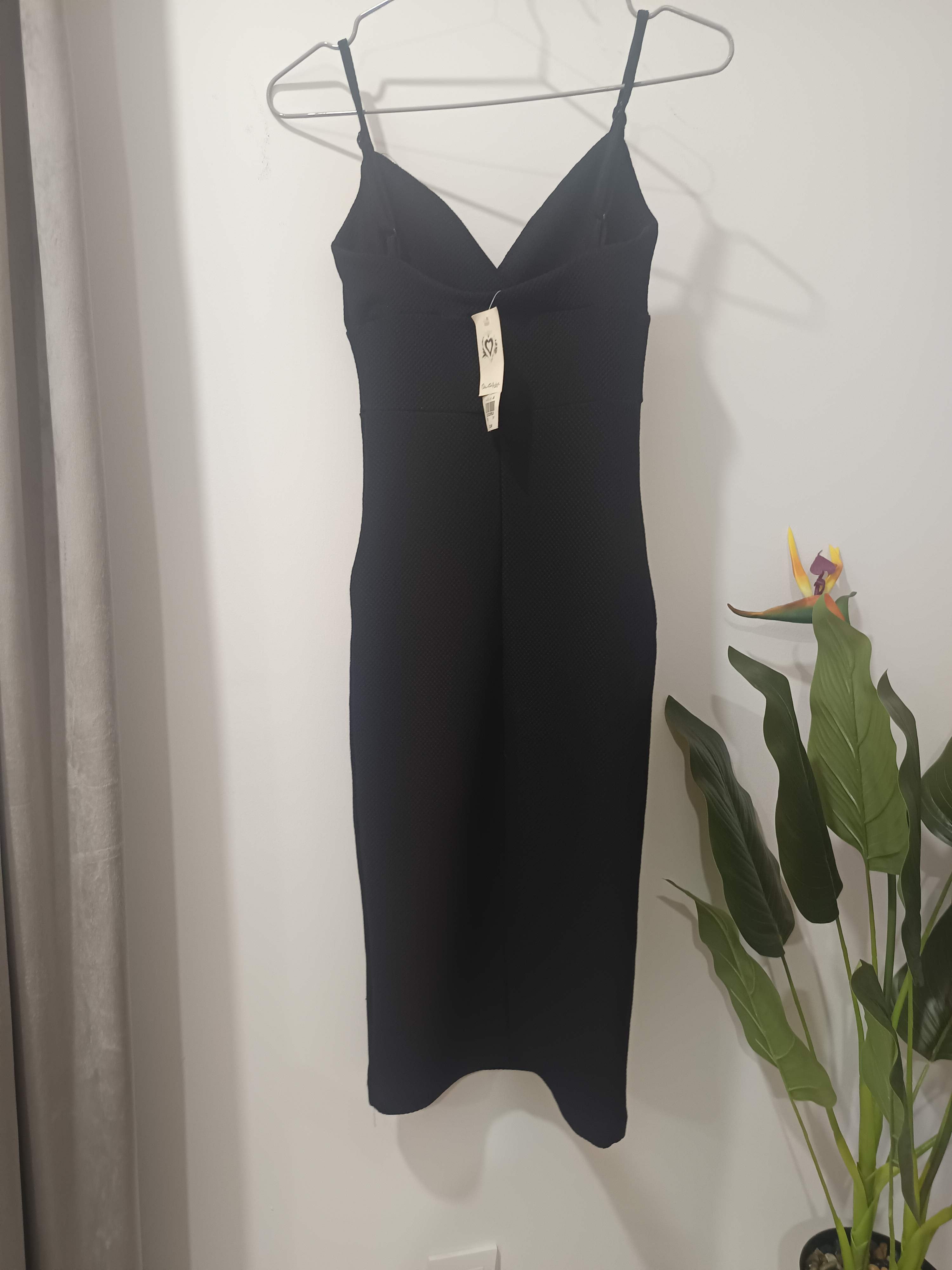 Rochie midi bodycon neagră Miss Selfridge - spate