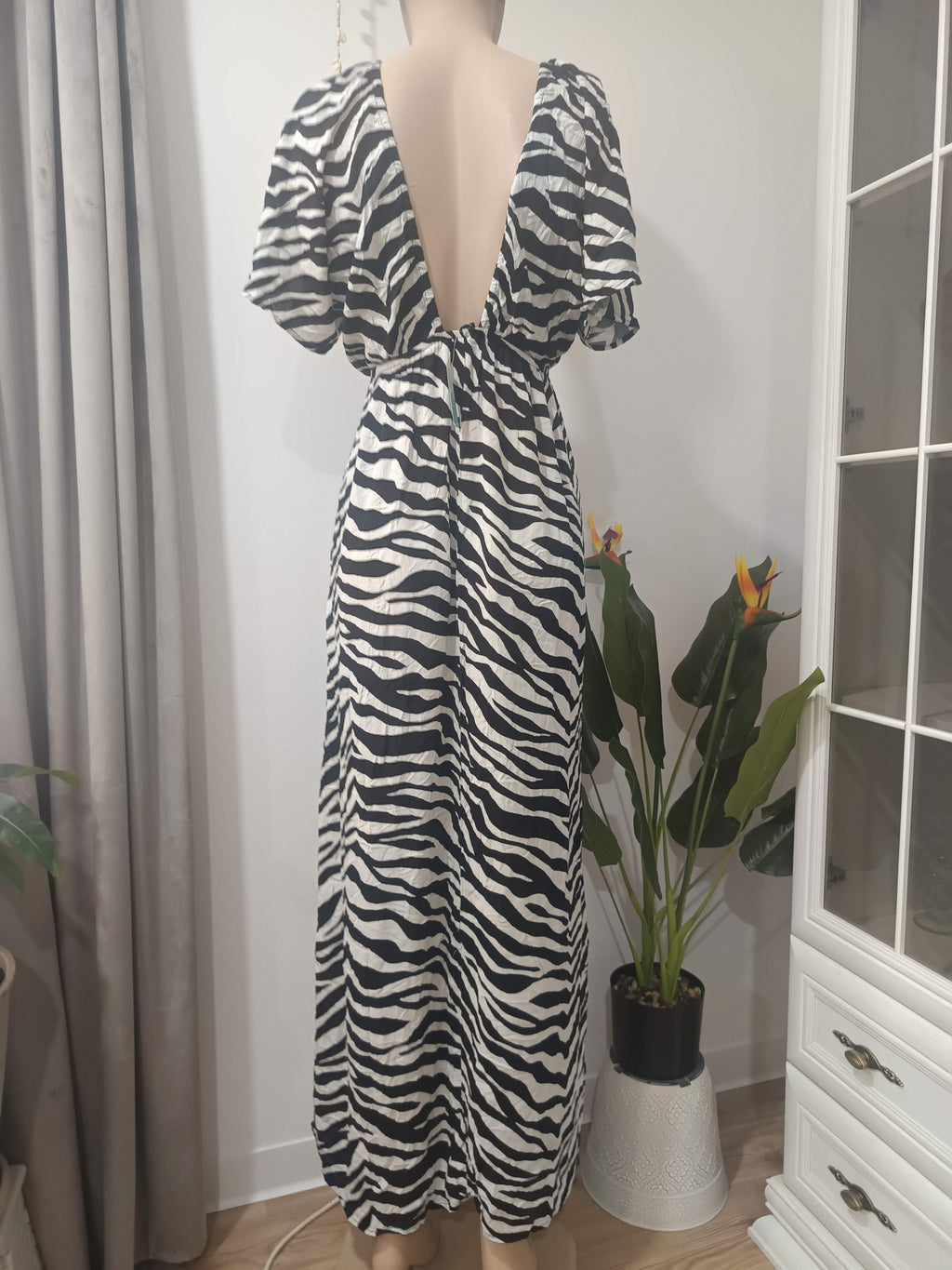 Rochie maxi zebra print nod răsucit New Look - spate