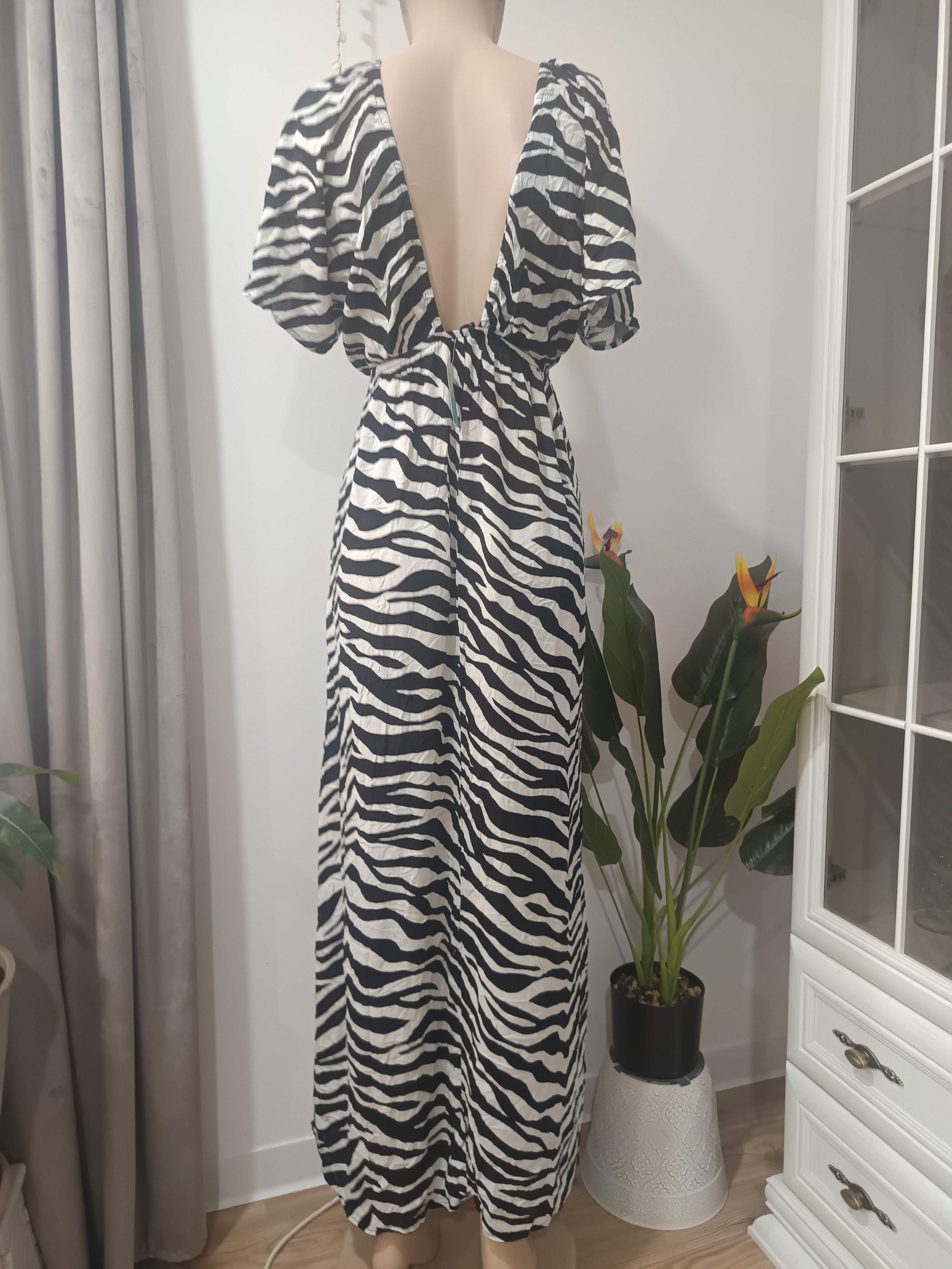 Rochie maxi zebra print nod răsucit New Look - spate
