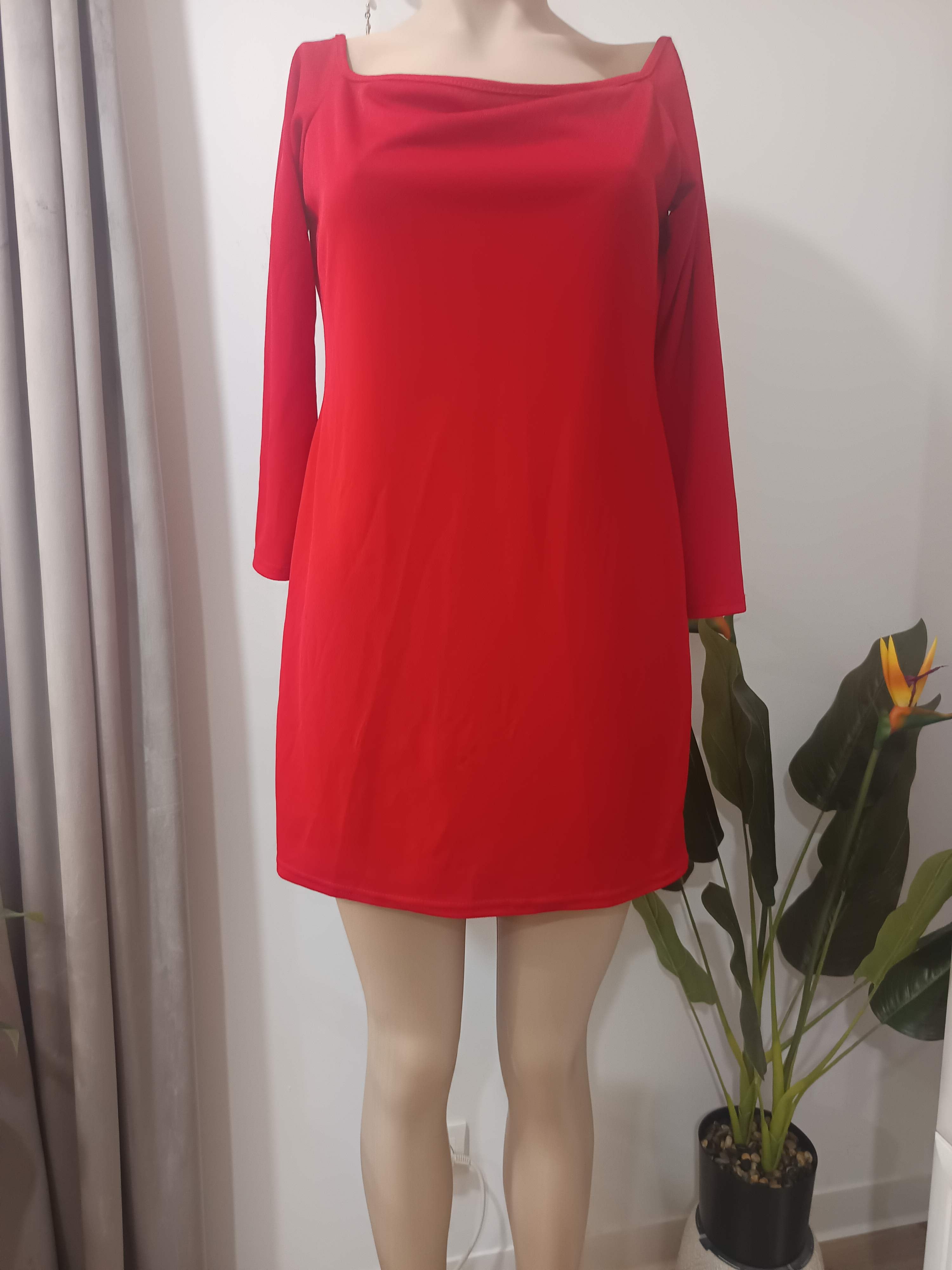 Rochie mini roșie decolteu pătrat PrettyLittleThing - față