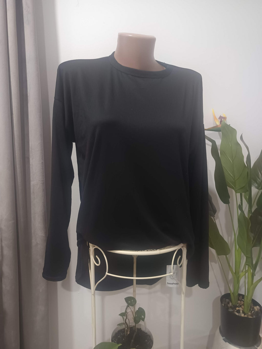 Top negru mâneci lungi Boohoo - față