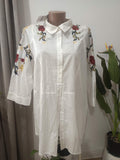 Rochie-cămașă albă broderie florală Next - față