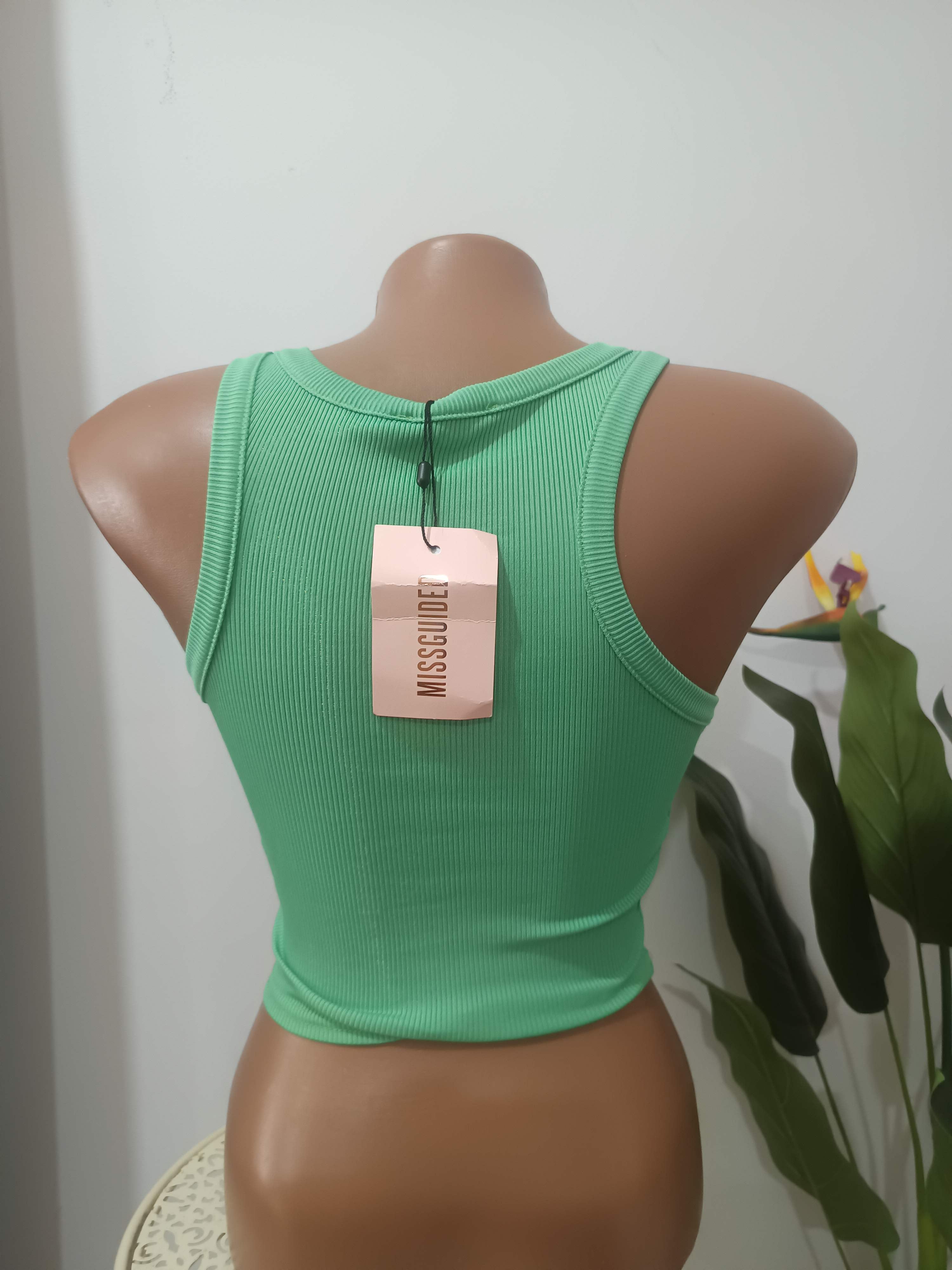 Crop top reiat verde mentă racerback Missguided - spate