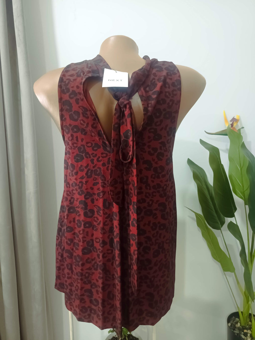 Rochie mini leopard roșu-negru spate gol Next - spate
