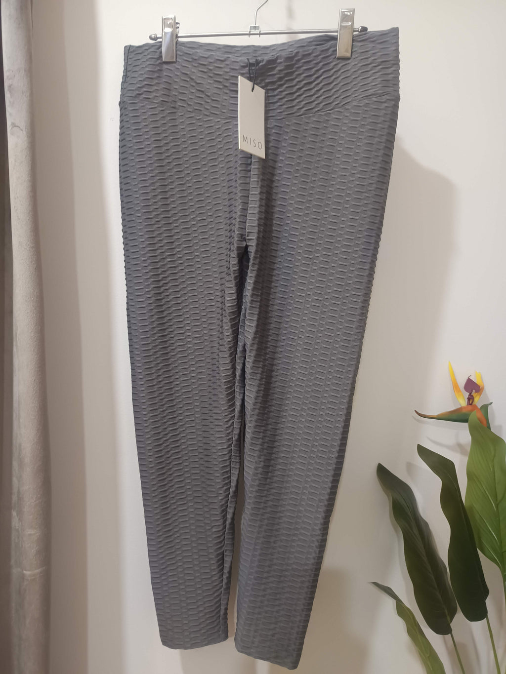 Leggings gri texturați talie înaltă scrunch butt MISO - față