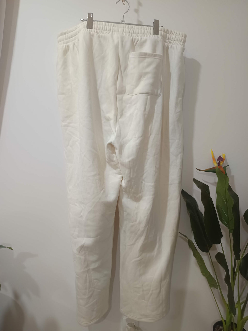 Pantaloni trening crem fleece Primark - spate