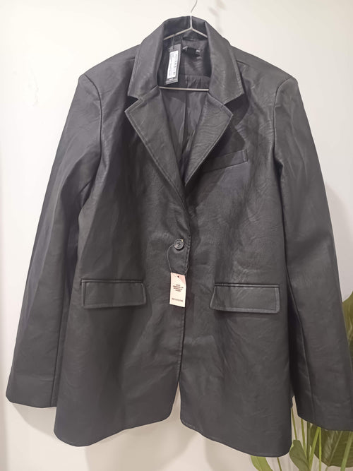 Blazer piele ecologică neagră oversized PrettyLittleThing - față