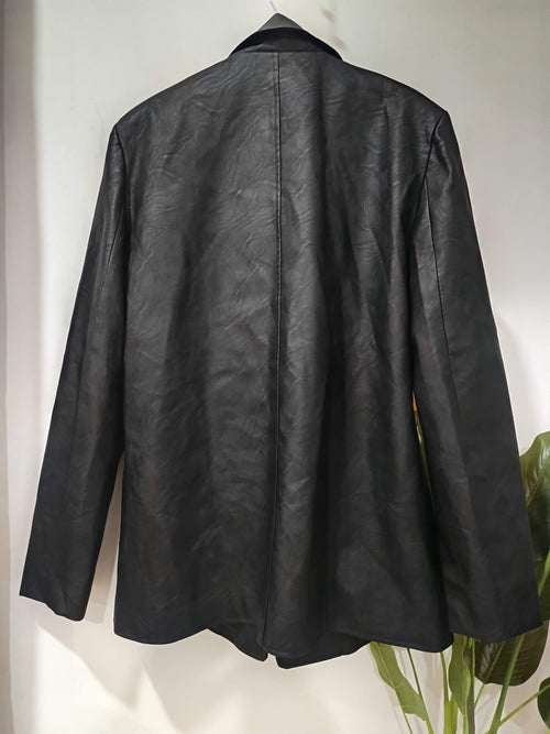 Blazer piele ecologică neagră oversized PrettyLittleThing - spate