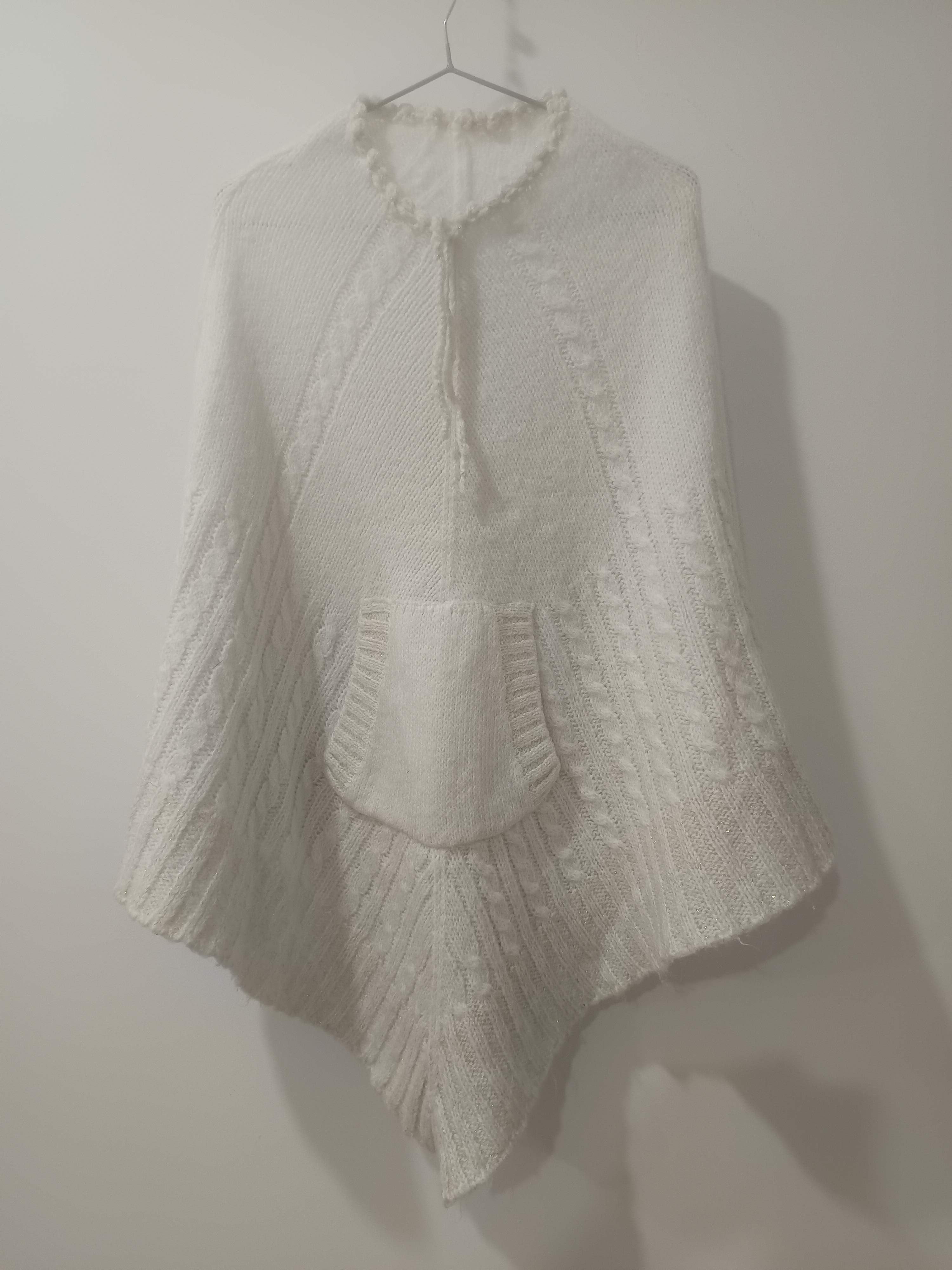 Poncho capă tricotată crem ivory bias-knit față
