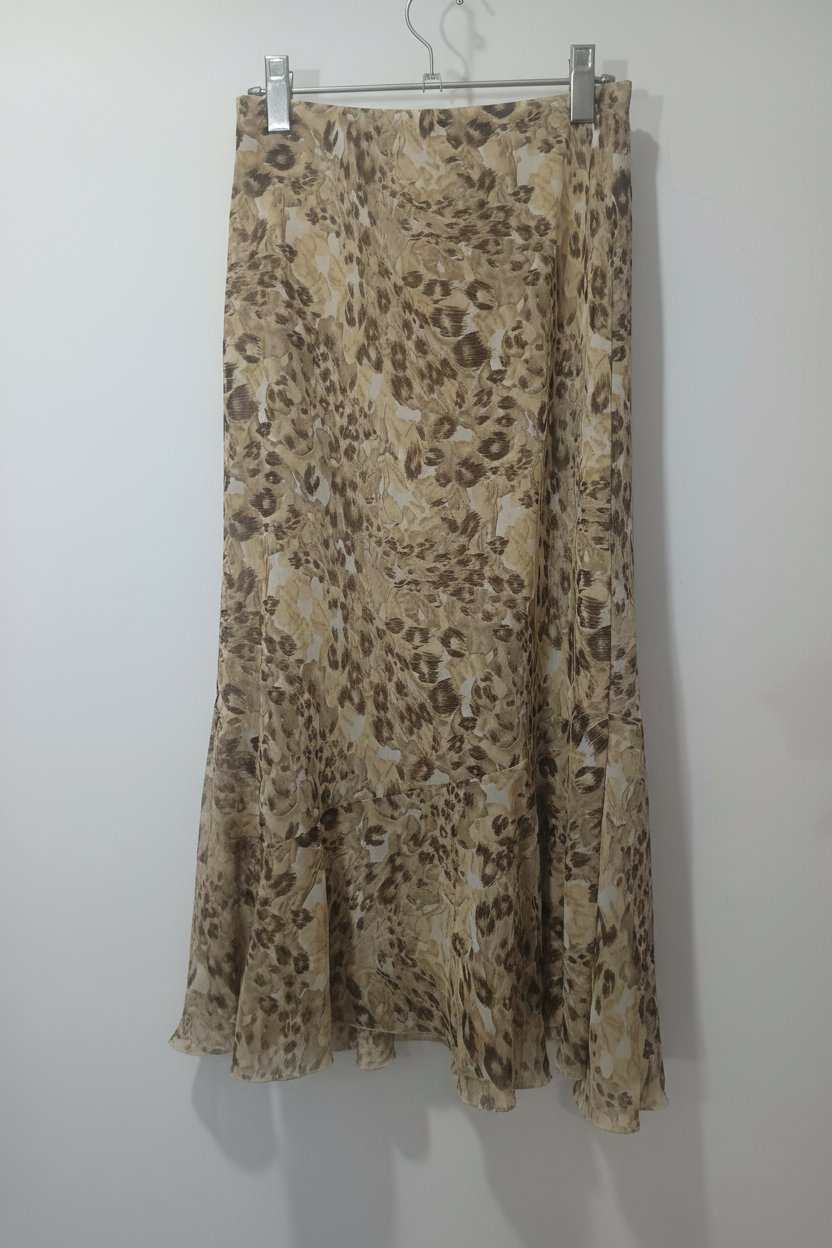 Fustă sifon leopard față fundal alb
