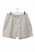 Pantaloni scurți Mans față fundal alb