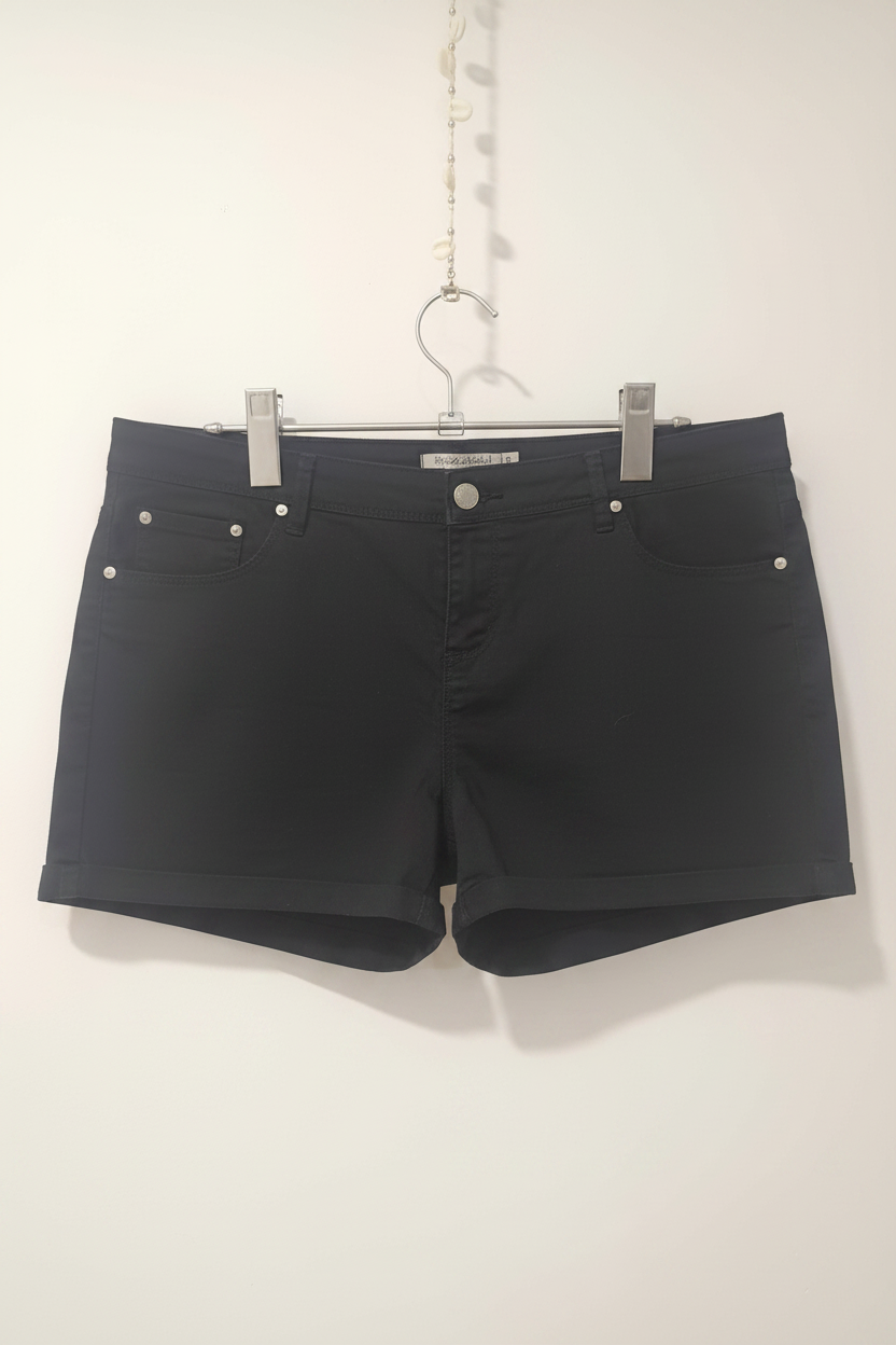 Pantaloni scurți Piazza Italia față fundal alb