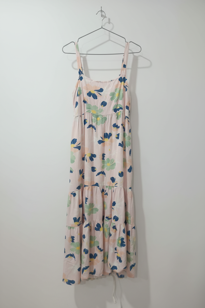Rochie Pink Diamond față fundal alb