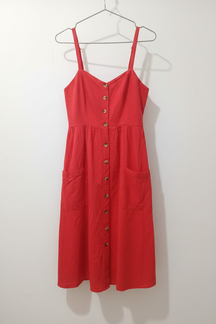 Rochie Primark față fundal alb